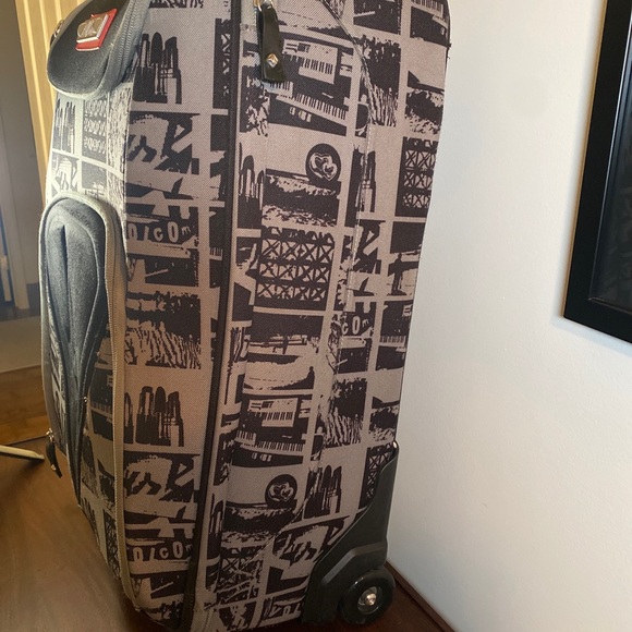 Volcom Roller, Overhead Travel Bag, Gray w/ Volcom Logos - Picture 4 of 12